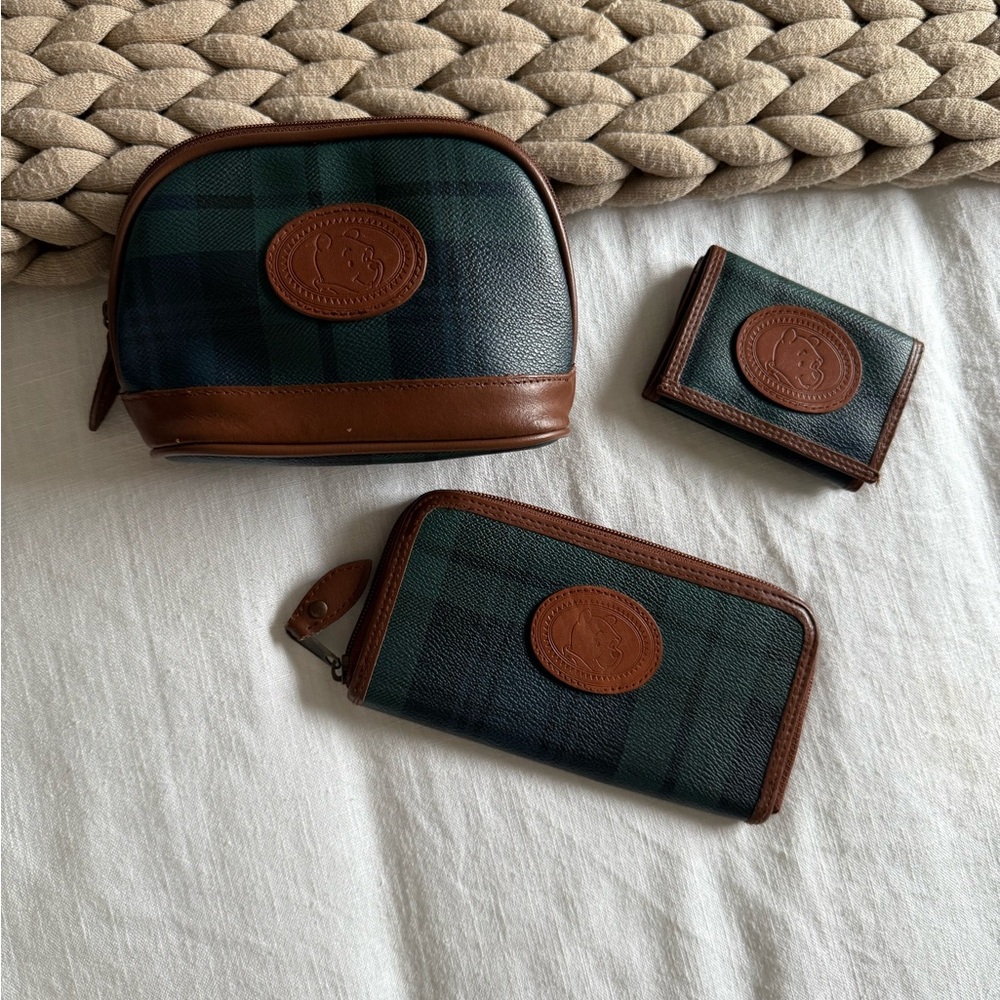 Disney Vintage Winnie The Pooh Clutch Wallet bundle